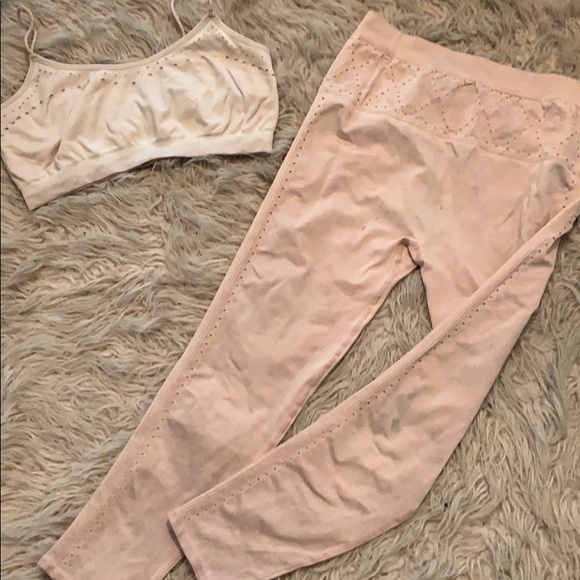 Fabletics Set - Picture 2 of 3